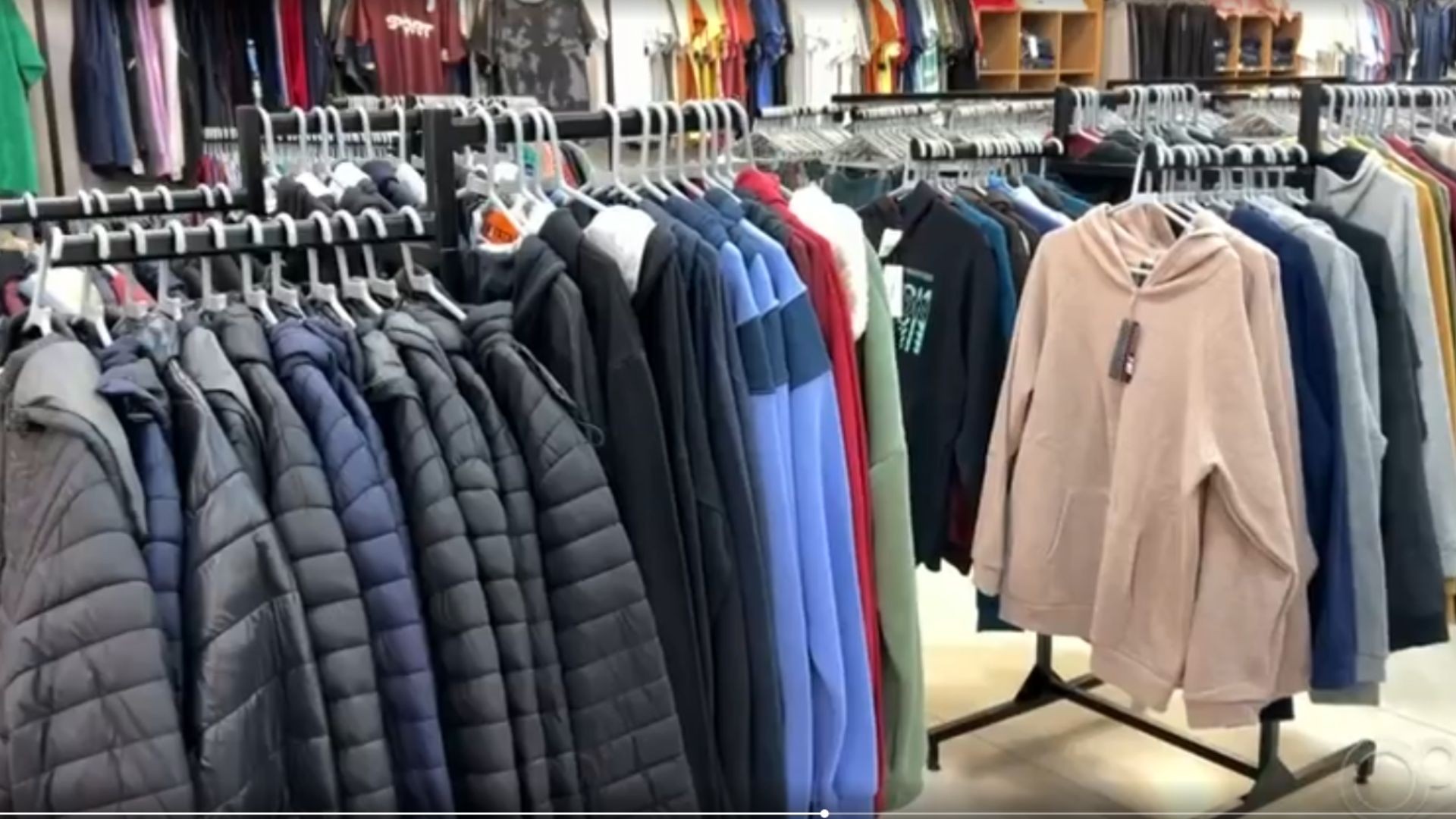 Gastos com roupas, alimentação e medicamentos aumentam no inverno, aponta pesquisa do Procon-SP
