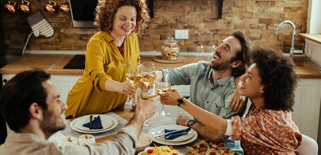 Casa preparada para as festas com toques simples e cheios de estilo