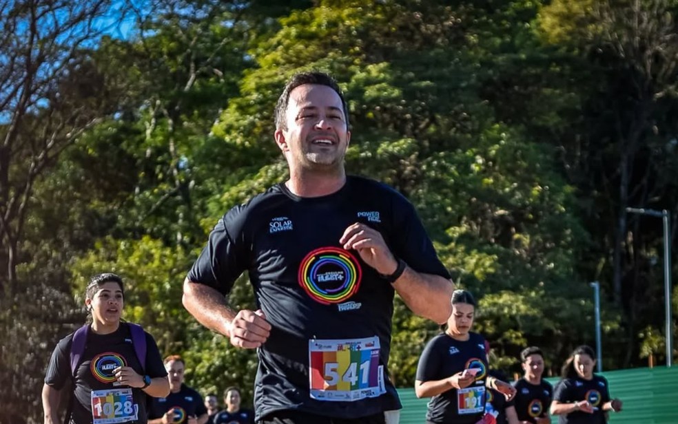 Rafael Bolacha descobriu HIV em 2009, aos 25 anos e hoje mantém uma vida saudável — Foto: Arquivo pessoal