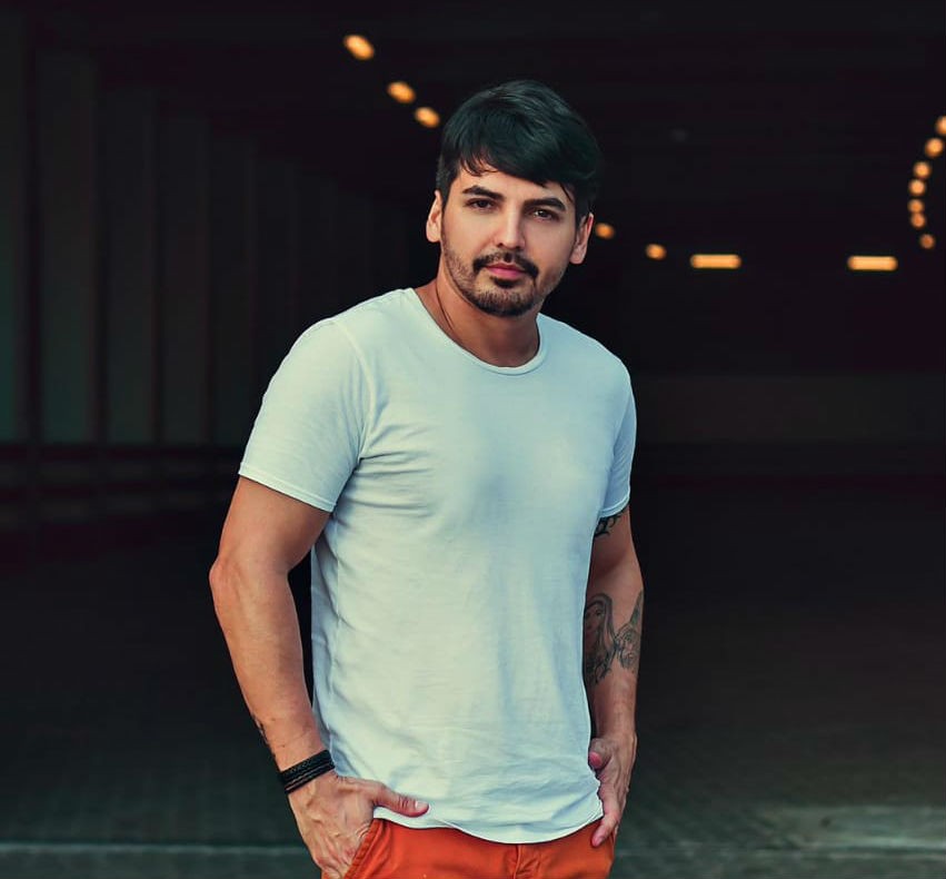 Cantor Bruno Mafra, da Bruno e Trio, é condenado por estupro das próprias filhas no Pará