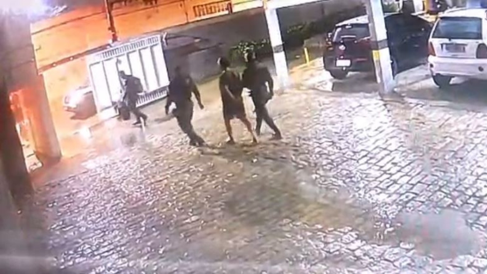 Advogado suspeito de estrupro estava com garotas de 13, 14 e 16 anos quando foi preso em Fortaleza