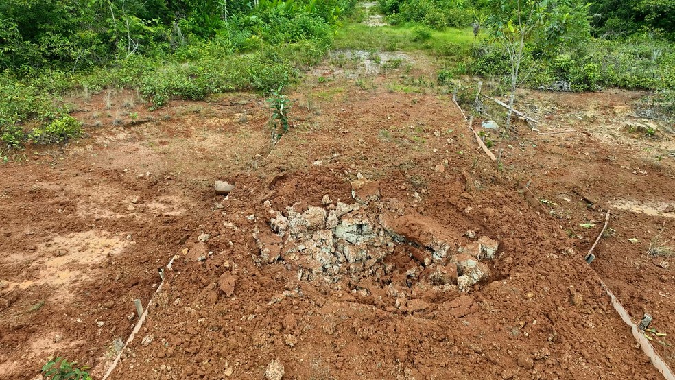 Agentes da Força Integrada de Combate ao Crime Organizado (Ficco) destruíram pistas de pouso clandestinas no Amazonas — Foto: Divulgação/PF