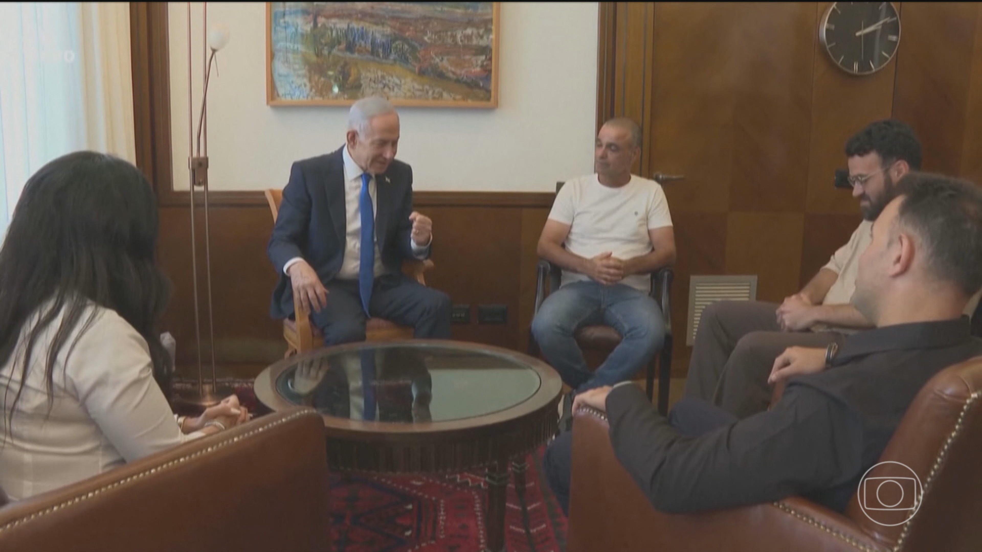 Israelenses recebem como heróis passageiros que enfrentaram o copiloto que queria derrubar o 737