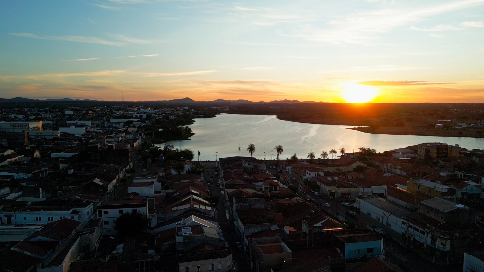 162 anos de Cajazeiras: a terra que
ensinou a Paraíba a ler
