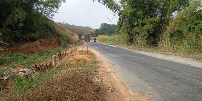 APÓS DIVULGAÇÃO NO OTABULEIRO, CRATERA DA AVENIDA UBAITABA ESTÁ SENDO  RECAPEADA - O Tabuleiro