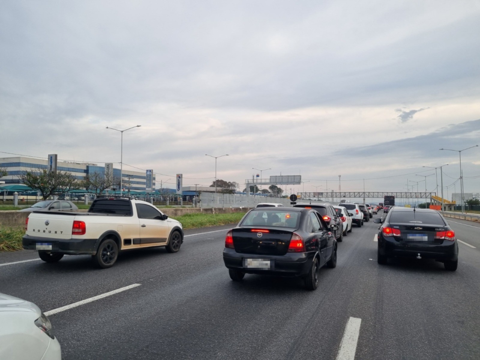 São José dos Campos e Taubaté têm média diária de 53 novos veículos nas ruas em 2026; alta é de 15%