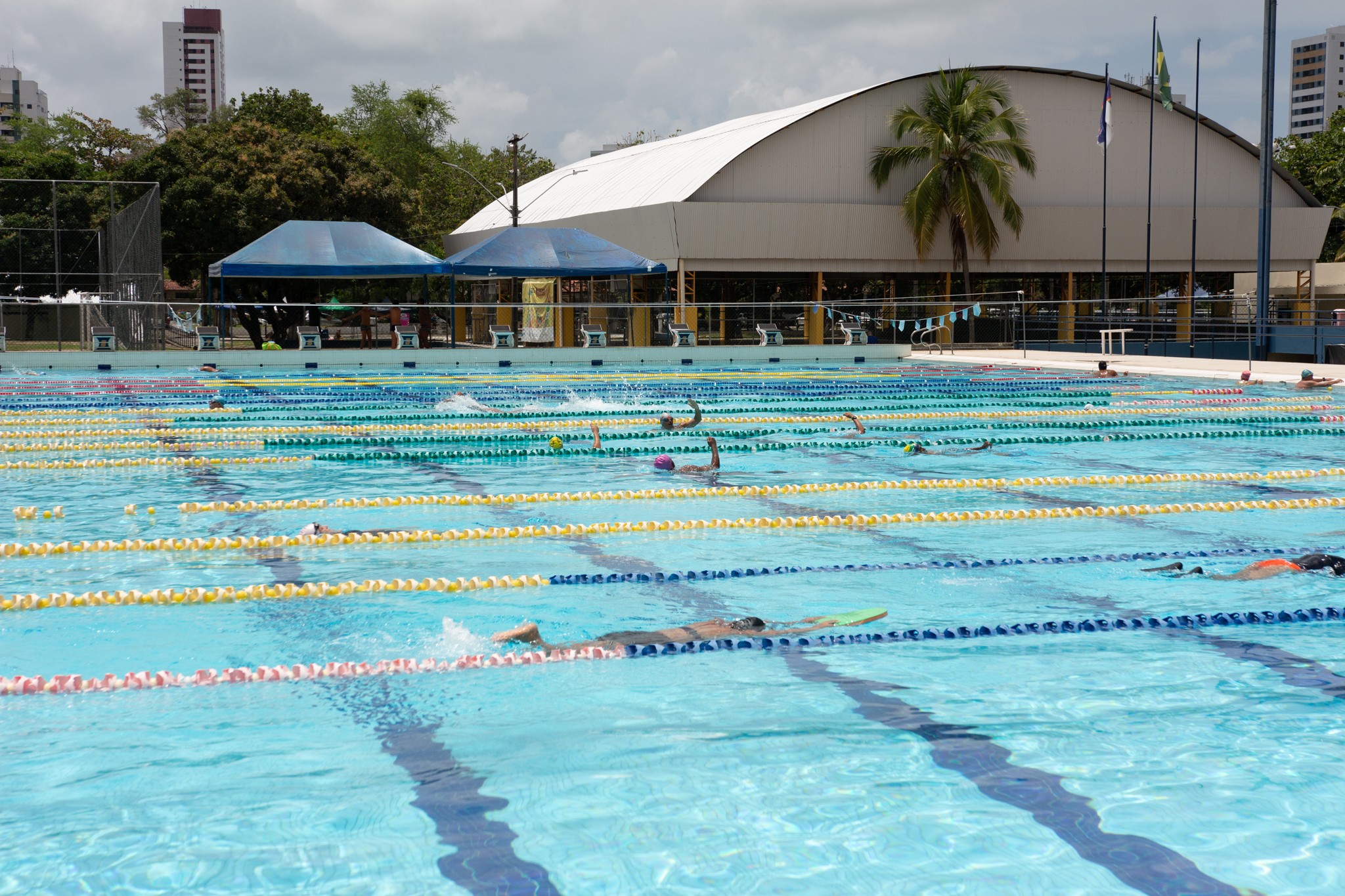 Estado abre 1,1 mil vagas em 21 cursos gratuitos de práticas esportivas em parque no Recife; saiba como se inscrever