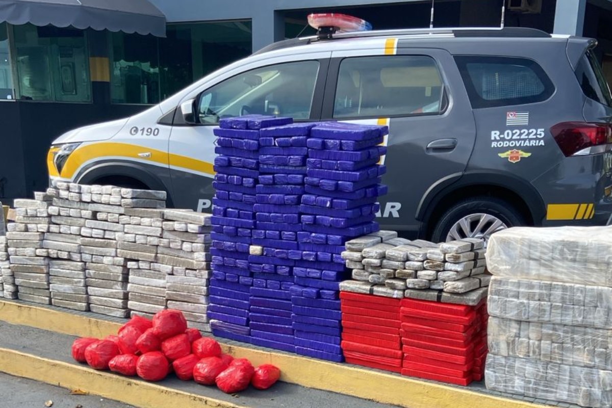 Adolescente de 16 anos é apreendido transportando 580 kg de drogas em Presidente Epitácio