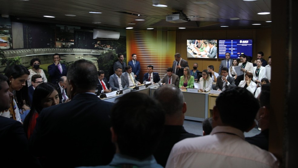 CCJ da Assembleia Legislativa do Ceará aprova indicação de Onélia Santana como conselheira do TCE-CE — Foto: Kid Junior/SVM