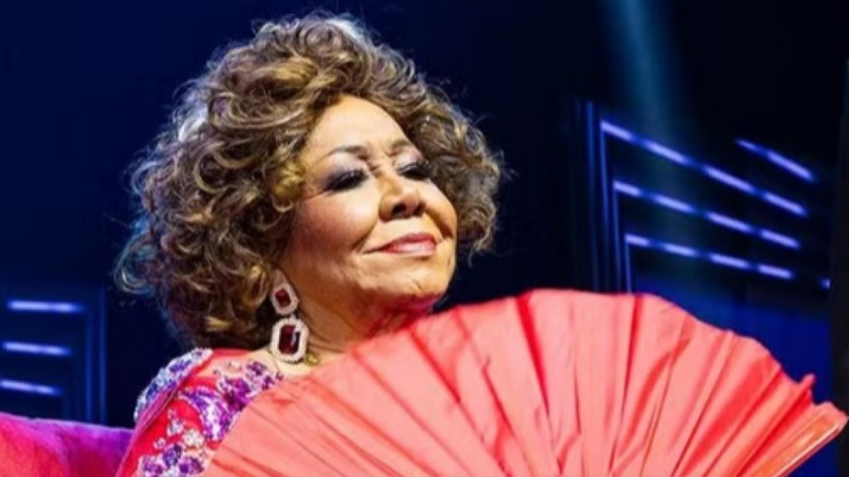 Carro de Alcione é roubado em Inhaúma; cantora estava fora da cidade