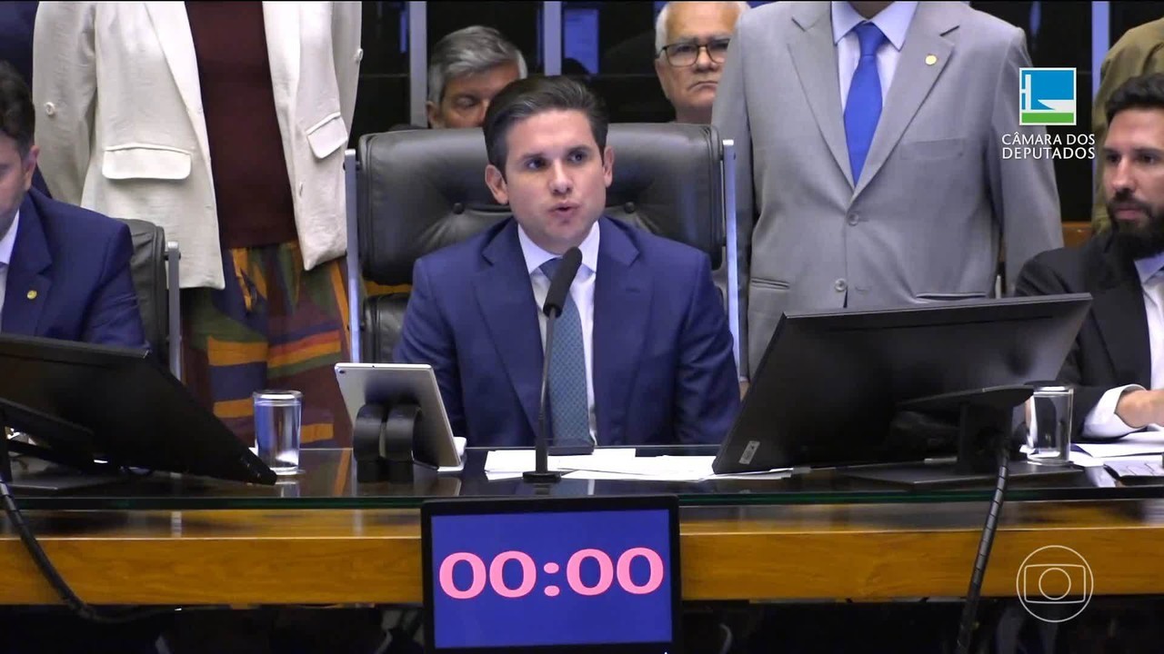 Câmara aprova PEC que aumenta blindagem judicial para deputados e senadores 