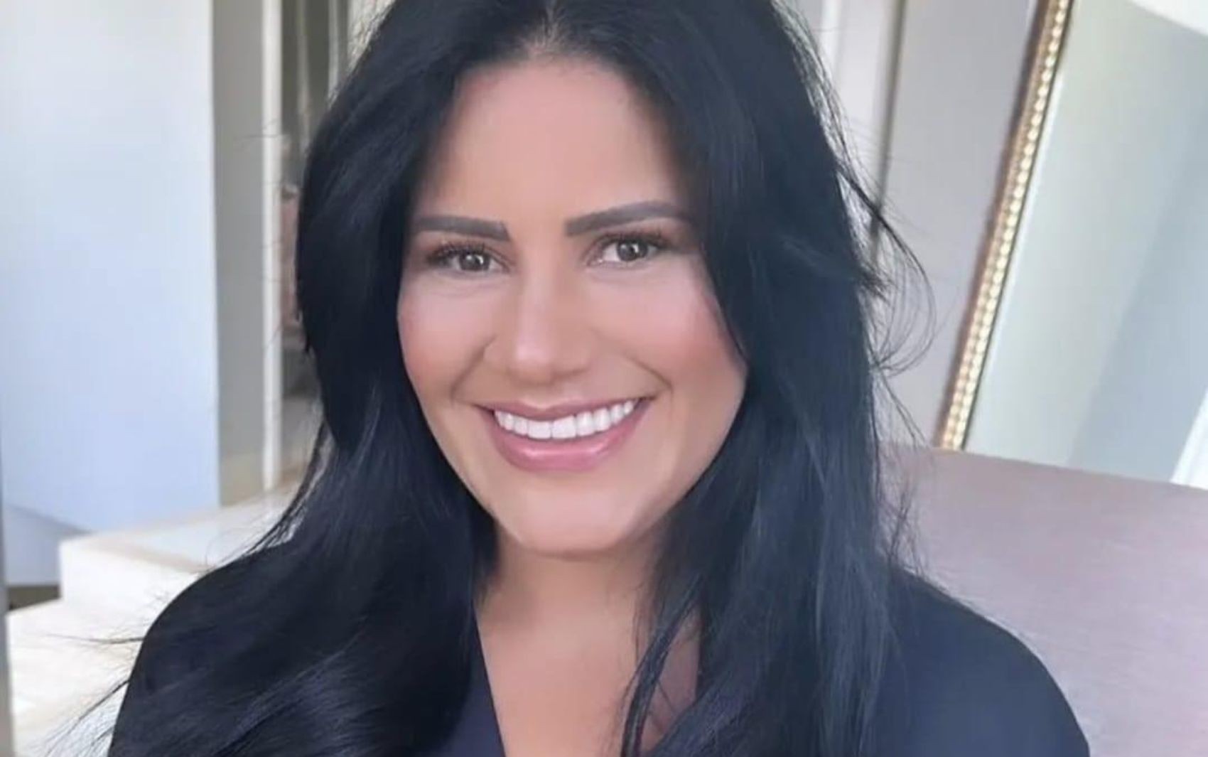 Mulher morre após levar choque na sacada de casa, em Goiás 