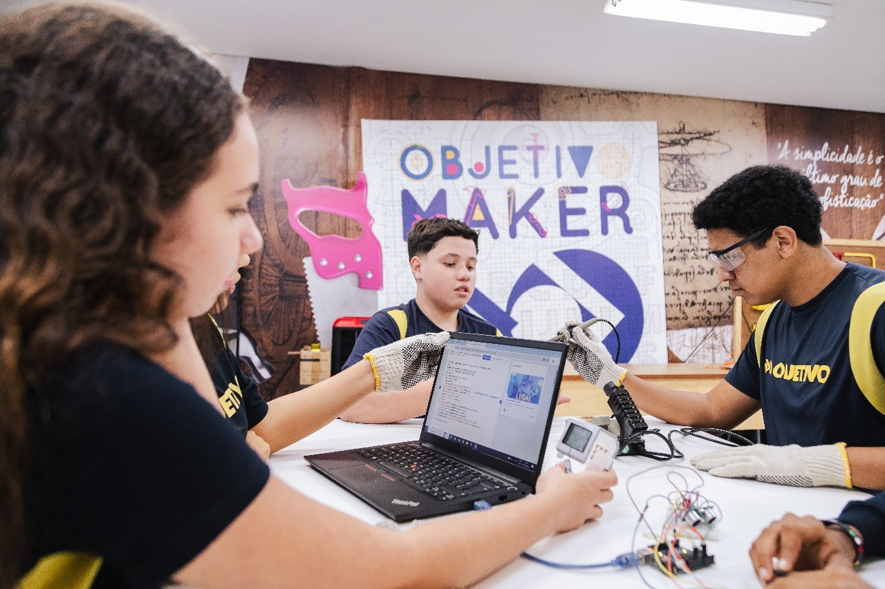 Objetivo aposta no bilinguismo para formar alunos globais