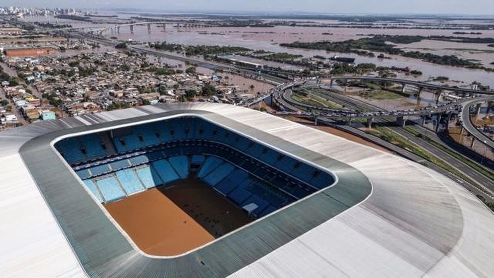 Arena do Grêmio ficou alagada — Foto: Isaac Fontana/EPA-EFE/Shutterstock