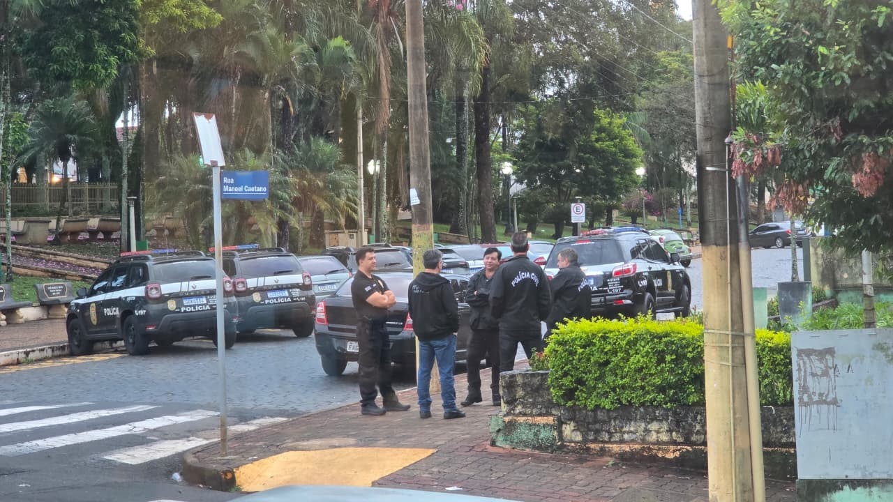Operação Cortina de Fumaça: polícia investiga servidor da Prefeitura de Cajuru e empresas na região
