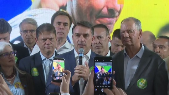 Durante evento em SP, MDB formaliza apoio a Flávio Bolsonaro