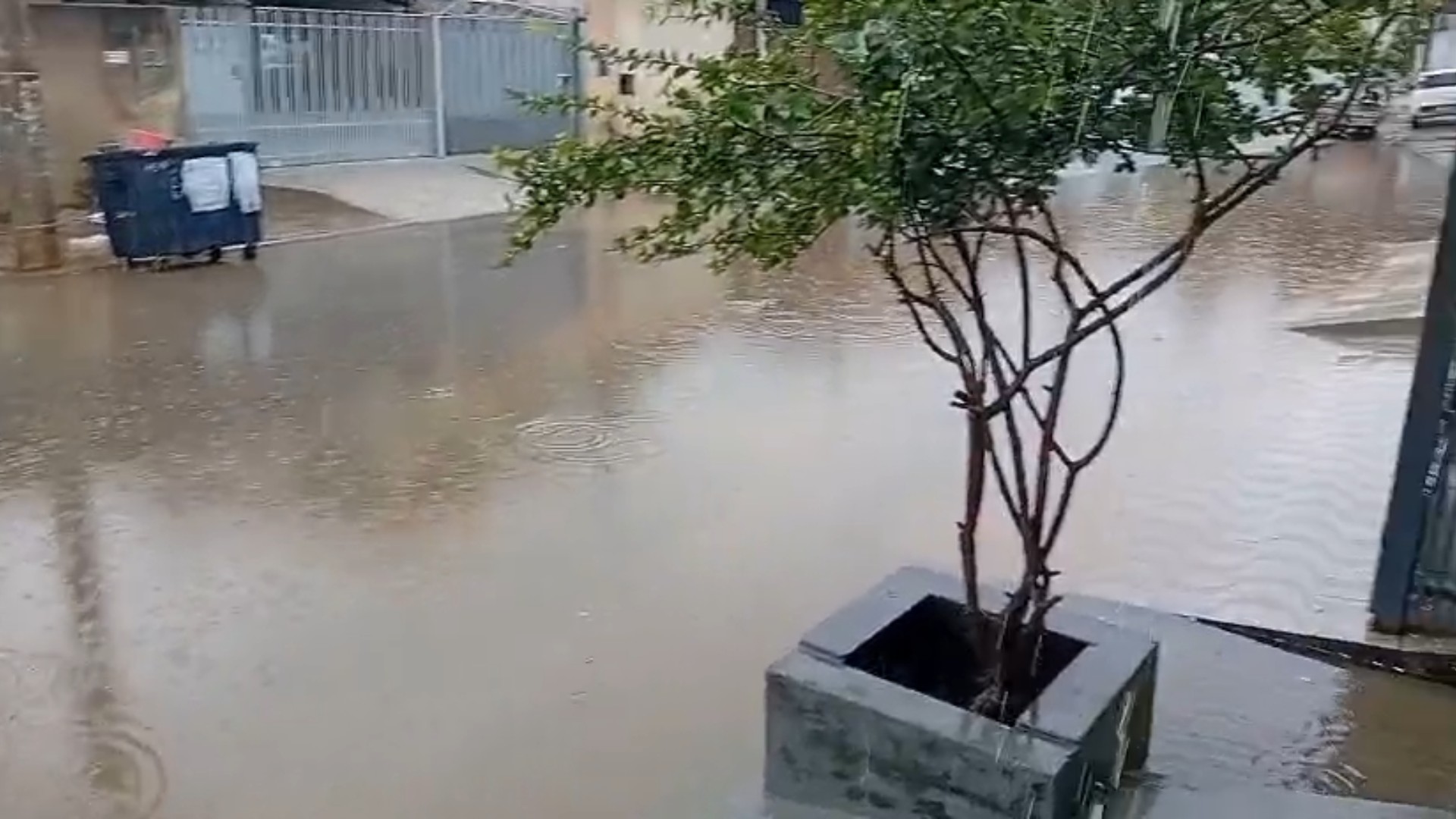 Chuva provoca pontos de alagamentos em bairros de Sorocaba
