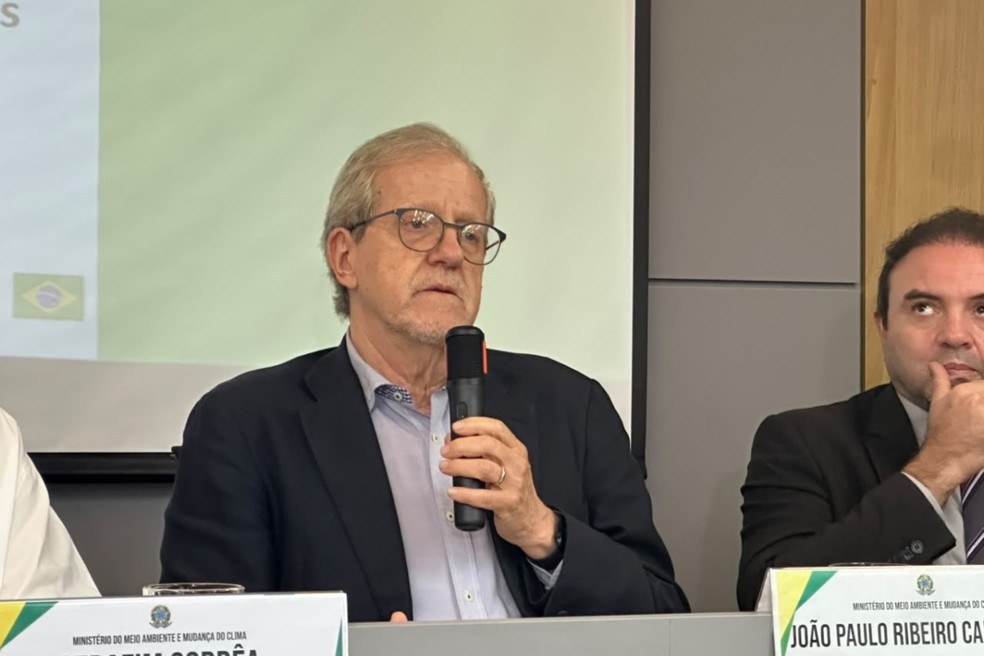 Ministro do Meio Ambiente e Mudança do Clima, João Paulo Capobianco, durante coletiva de imprensa em Manaus. — Foto: Patrick Marques/g1 AM
