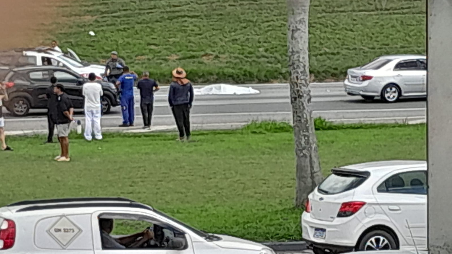 Homem morre após ser atropelado por carreta na Rodovia Castelo Branco em São Roque