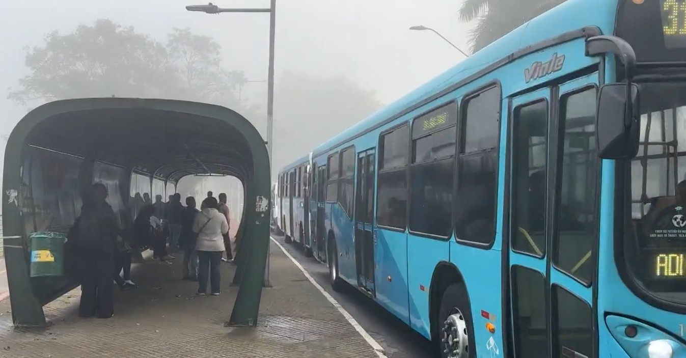 Ônibus do transporte público de São José dos Campos e Jacareí saem com atraso