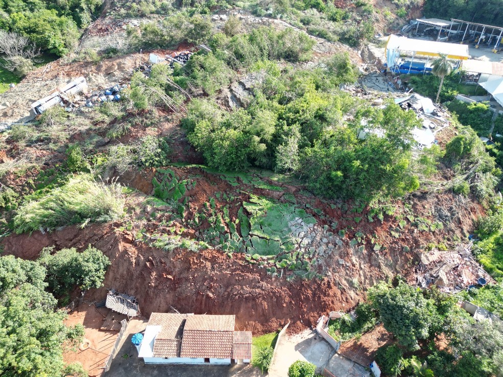 Deslizamento em pilha de rejeitos em mina em Conceição do Pará — Foto: Bruno/Agência Combine