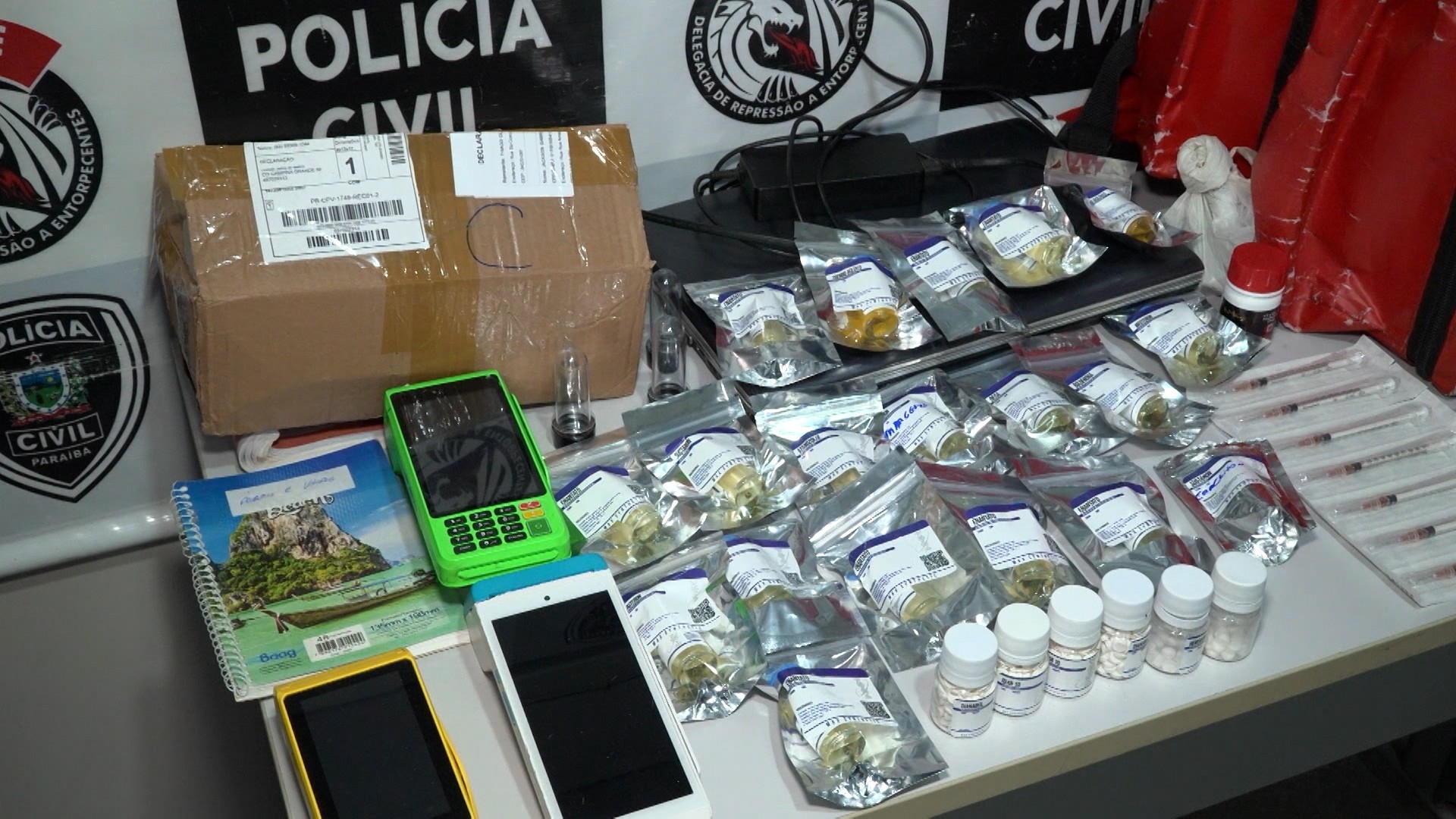 Homem é preso suspeito de vender anabolizantes ilegalmente, em Campina Grande