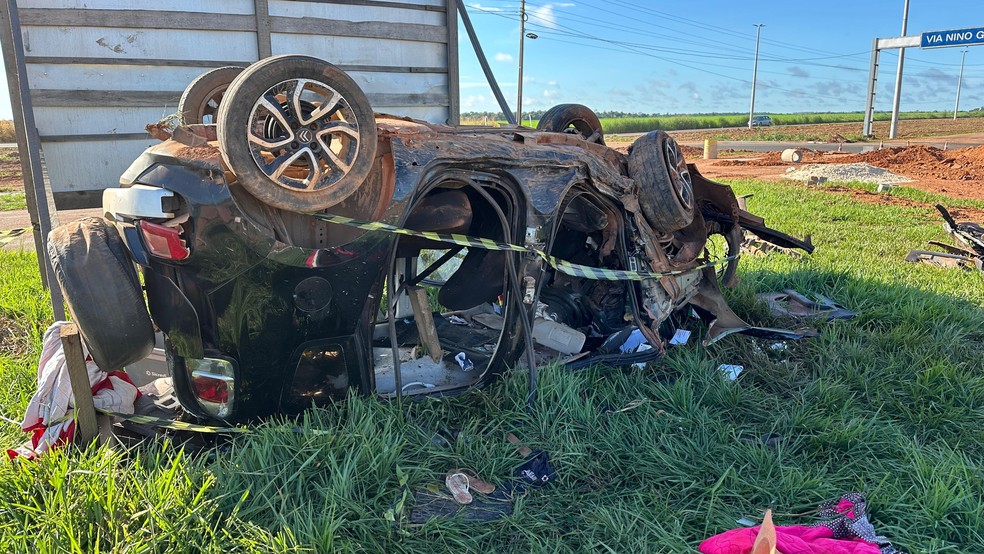 As quatro vítimas foram encaminhas ao hospital em estado grave — Foto: João Carlos Morandi/TV Centro América