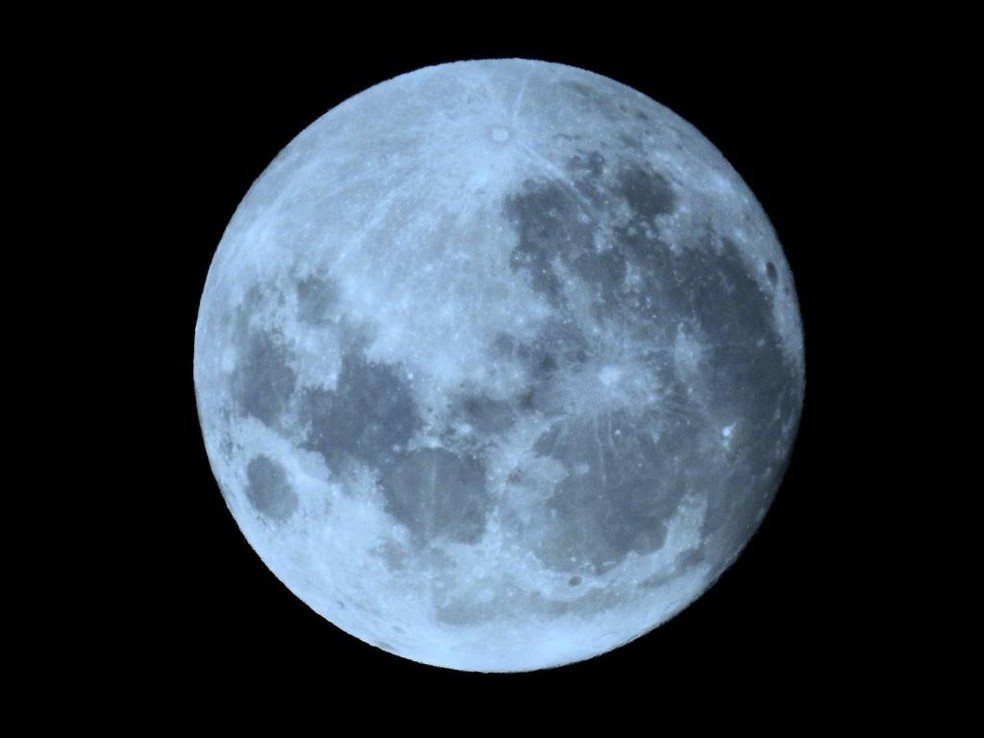 Lua Azul foi registrada pelas câmeras do Observatório Espacial Heller & Jung, com sede na Região Metropolitana de Porto Alegre — Foto: Divulgação/Observatório Heller & Jung