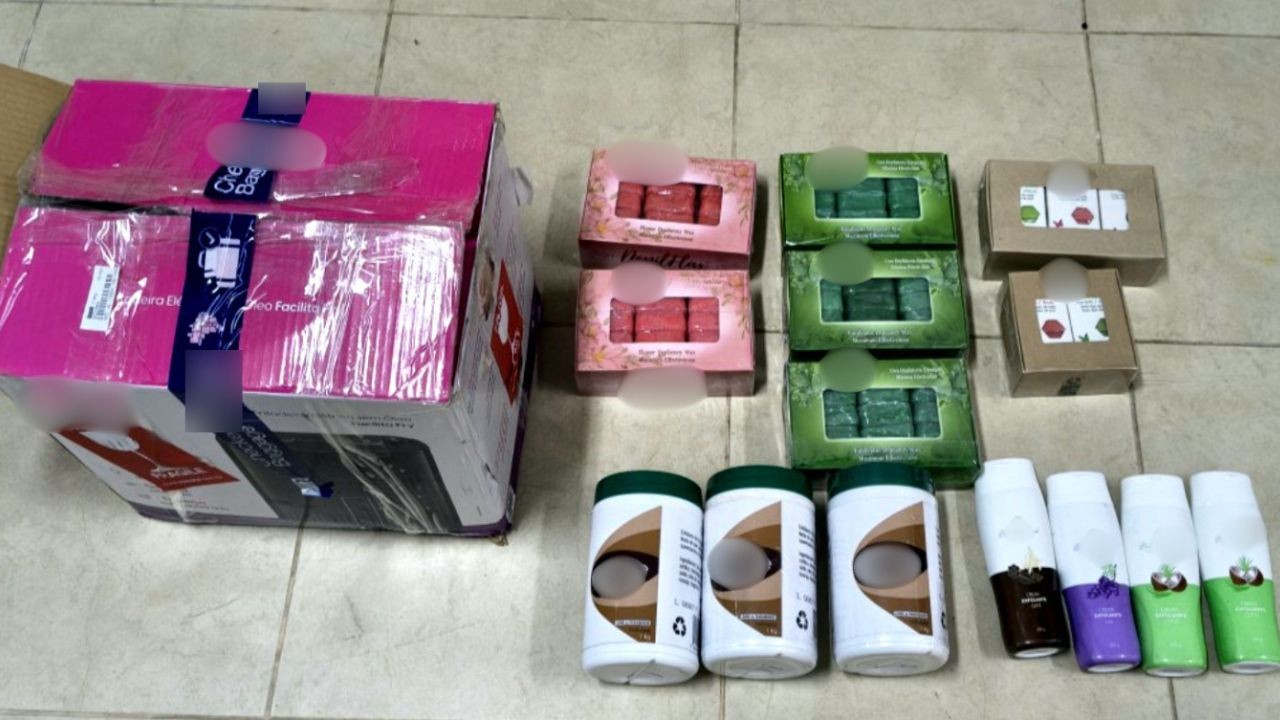 Passageira do Amazonas é presa no Aeroporto do Recife com mais de 12 kg de cocaína em embalagens de cosméticos, diz PF