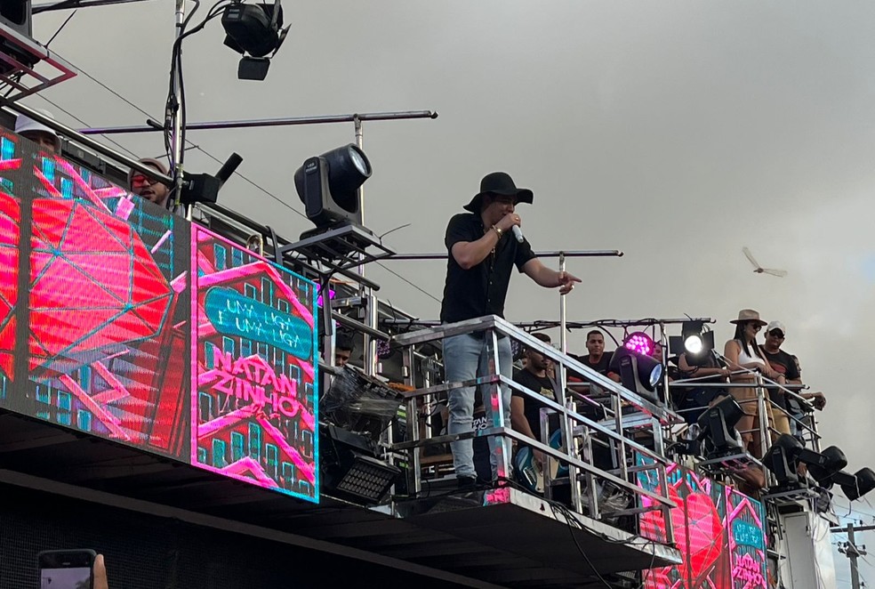 Natanzinho durante show em Lagarto (SE). — Foto: Leonardo Barreto/ TV Sergipe