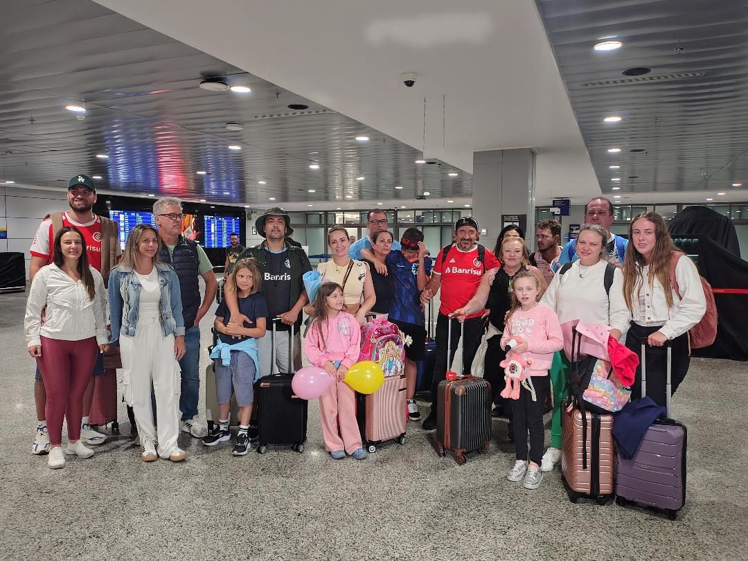 Turista que ficou preso na Jamaica durante furacão diz que grupo usou playlist de músicas regionais para se tranquilizar