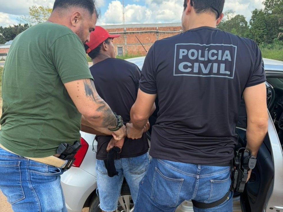 Quatro dos suspeitos foram presos em Xapuri, onde ocorreu o crime, e o adolescente foi apreendido em Brasiléia — Foto: Polícia Civil