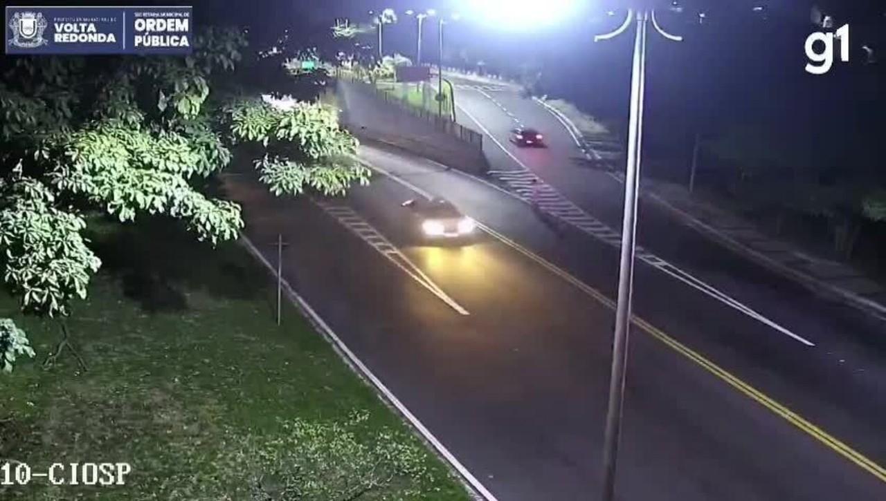 ACIdene Entre Carro e Moto Deixa Duas Pessoas Feridas em Volta Redonda