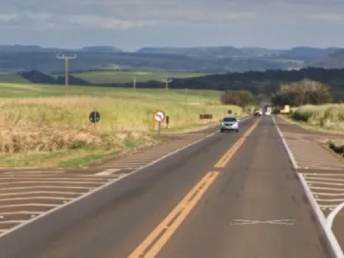Grave acidente entre três carros deixa feridos em rodovia no interior de SP