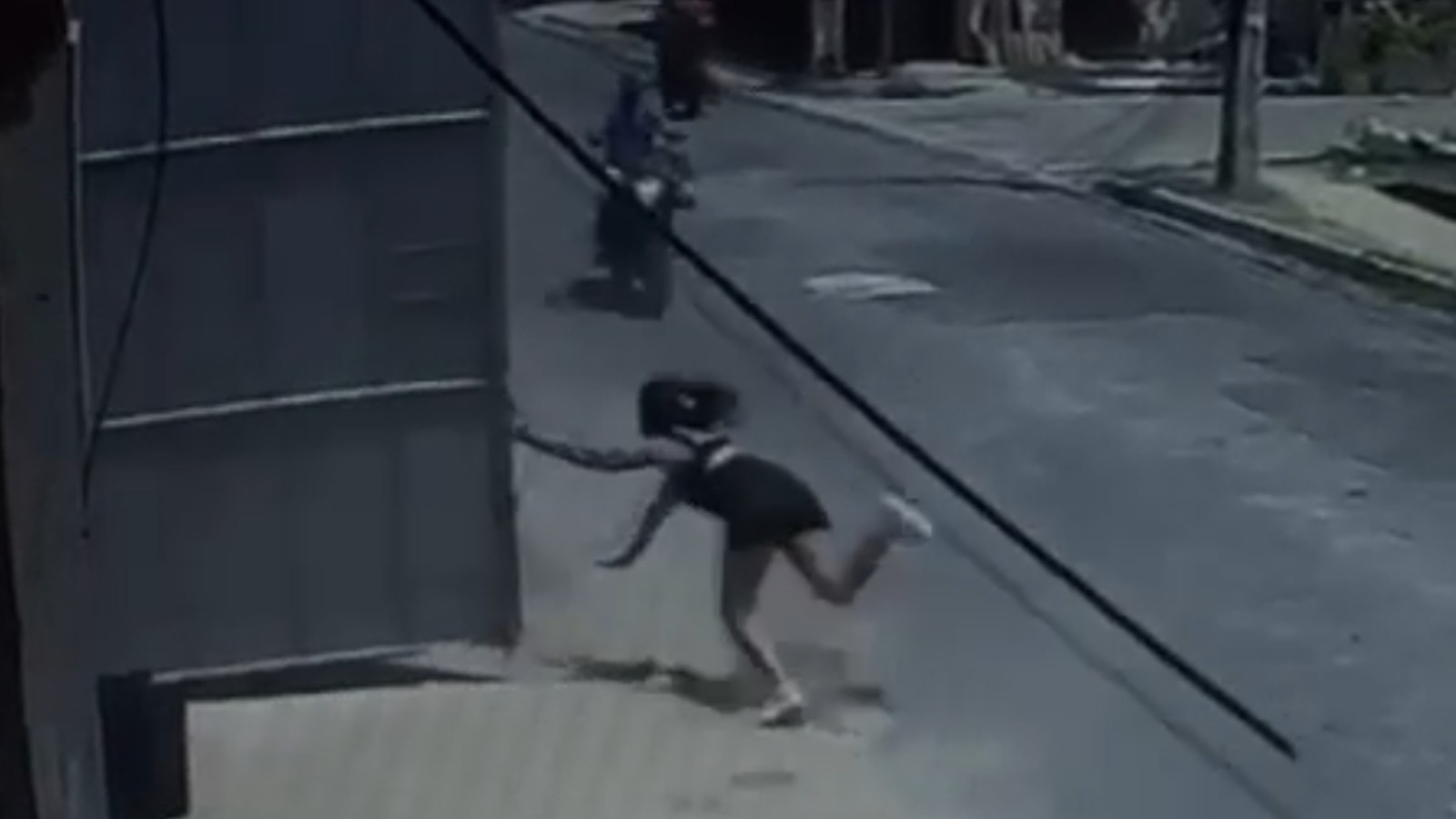 Rajada de vento derruba jovem em Maracanaú e caso gera debate sobre IA​‌​