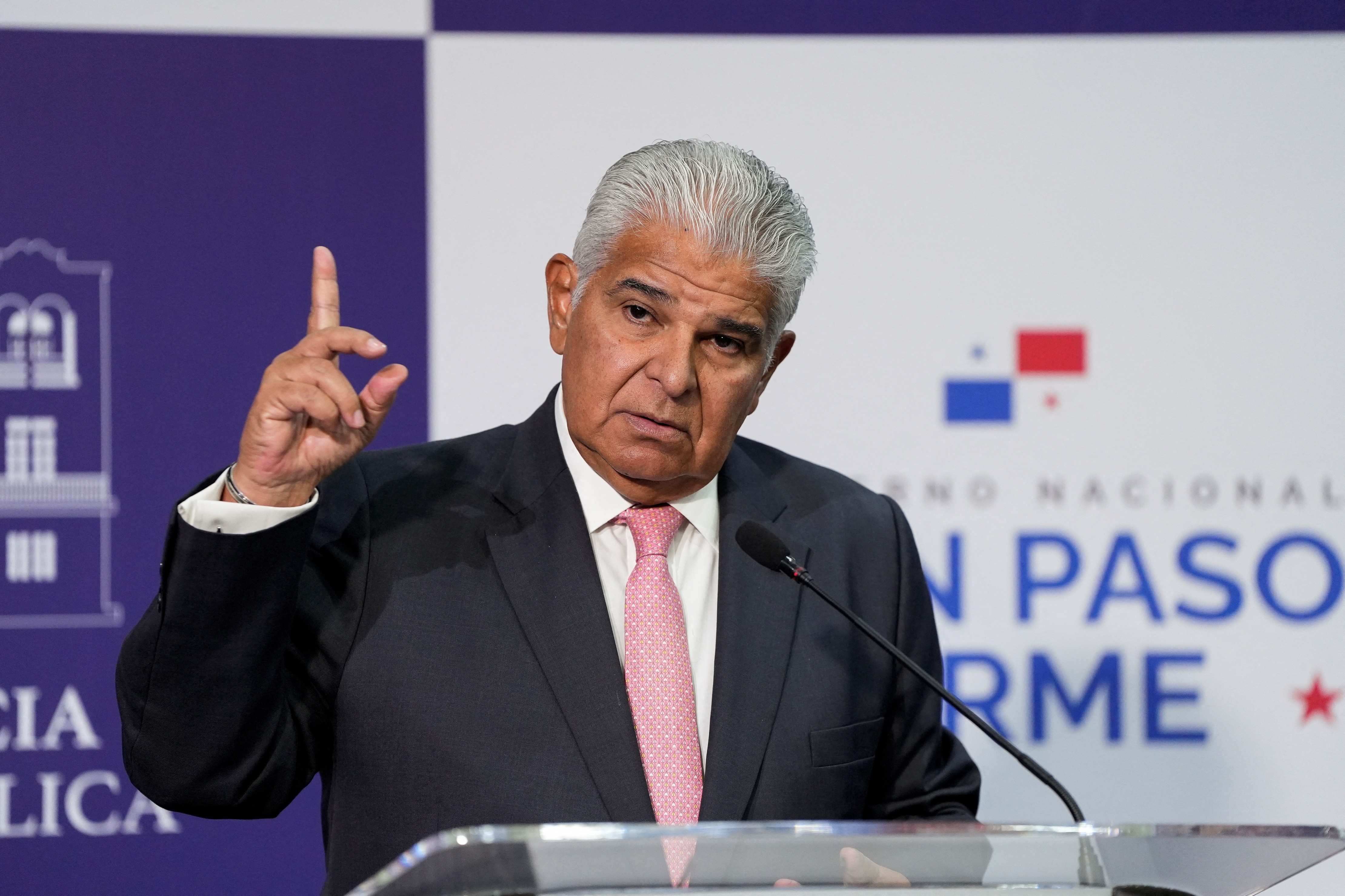 Panamá recebe primeiro voo com imigrantes de vários países deportados pelos EUA