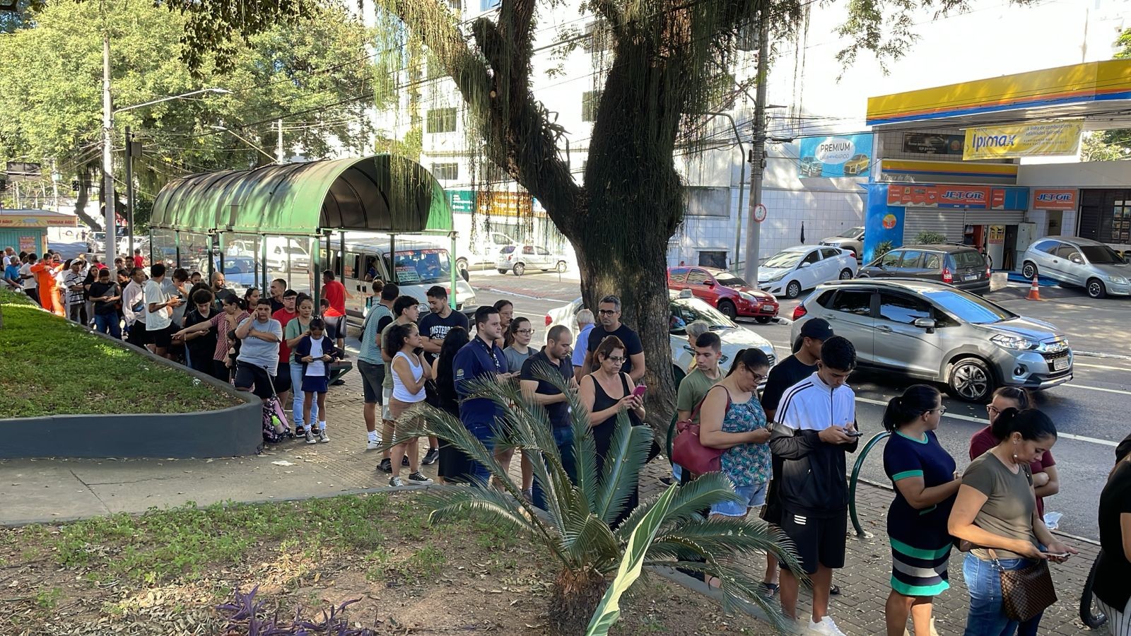 Cartório de São José dos Campos tem fila no último dia para regularizar título de eleitor