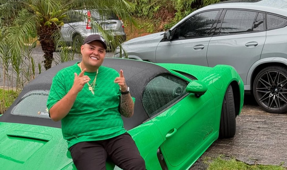 Maumau ostenta uma vida de luxo nas redes sociais — Foto: Reprodução/Redes sociais