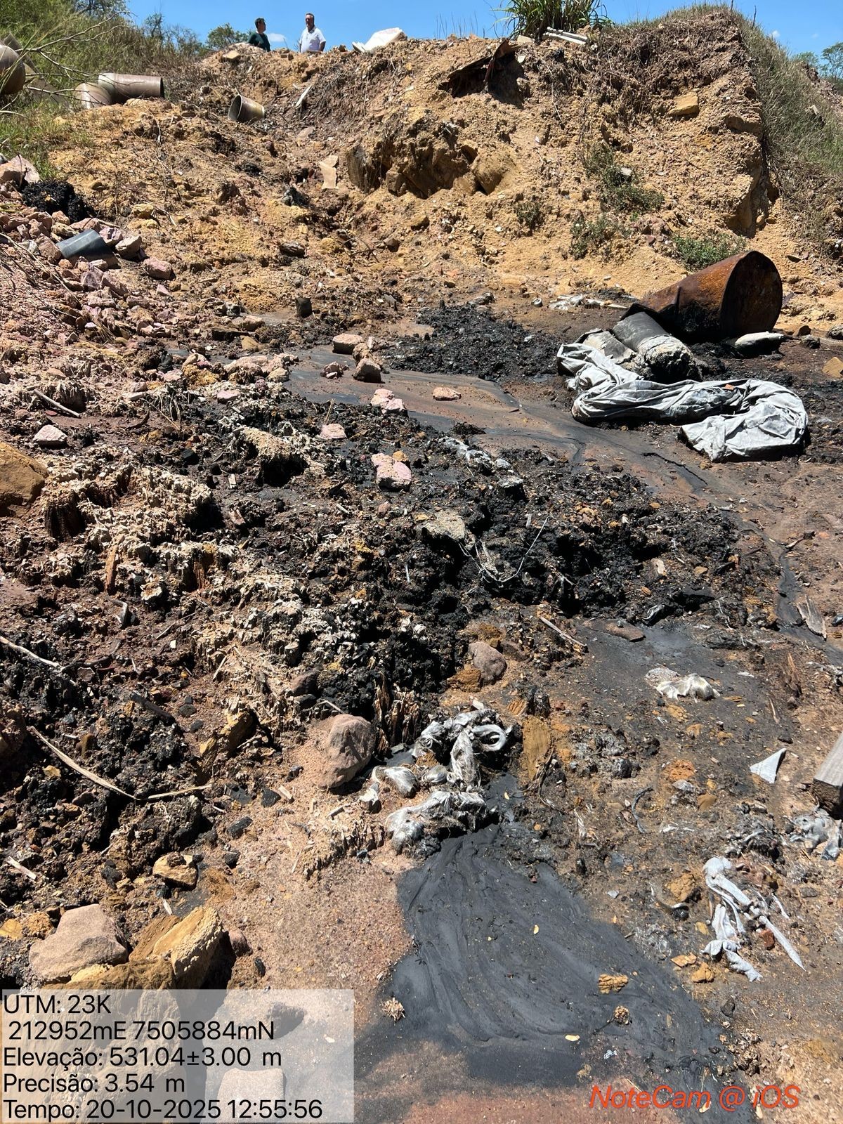 Polícia descobre aterro em Charqueada com descarte irregular de materiais industriais e resíduos 