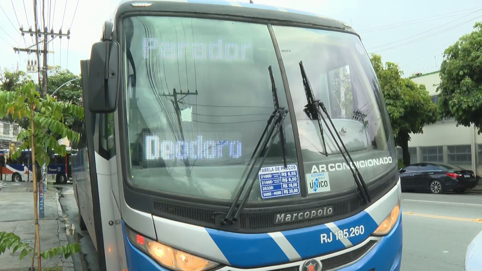 Passageiros relatam pânico em assalto a ônibus na Avenida Brasil: 'se levantar a mão, vai morrer', diziam criminosos