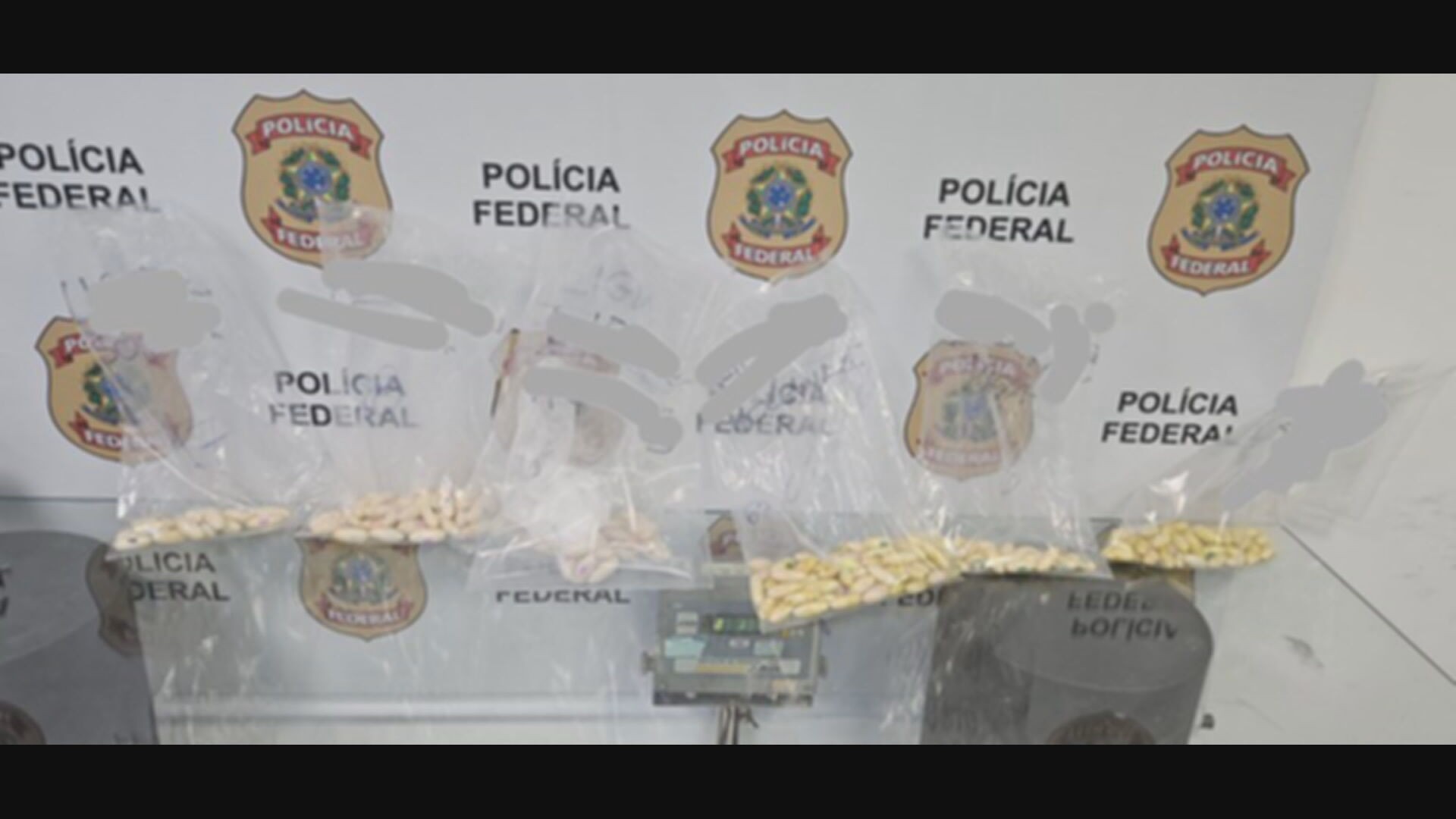 Jovens são presos no Galeão após engolir centenas de cápsulas com cocaína
