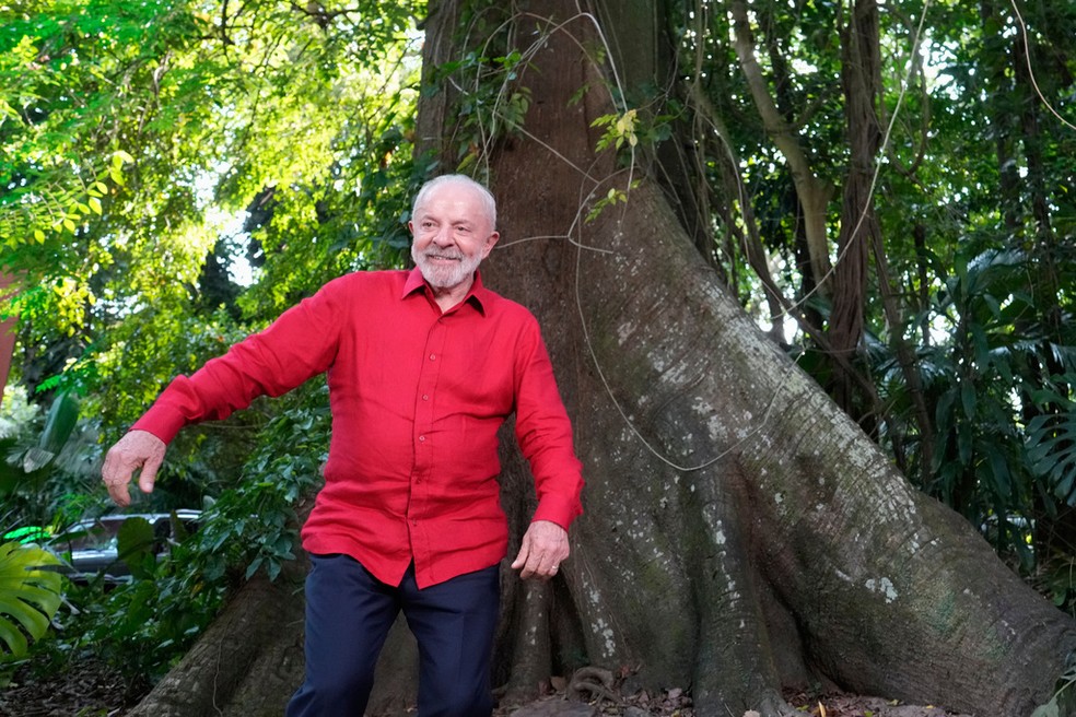 Lula durante visita ao Pará antes da COP — Foto: Anderson Coelho/Reuters