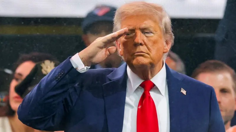 Trump pode revogar a cidadania de imigrantes naturalizados?