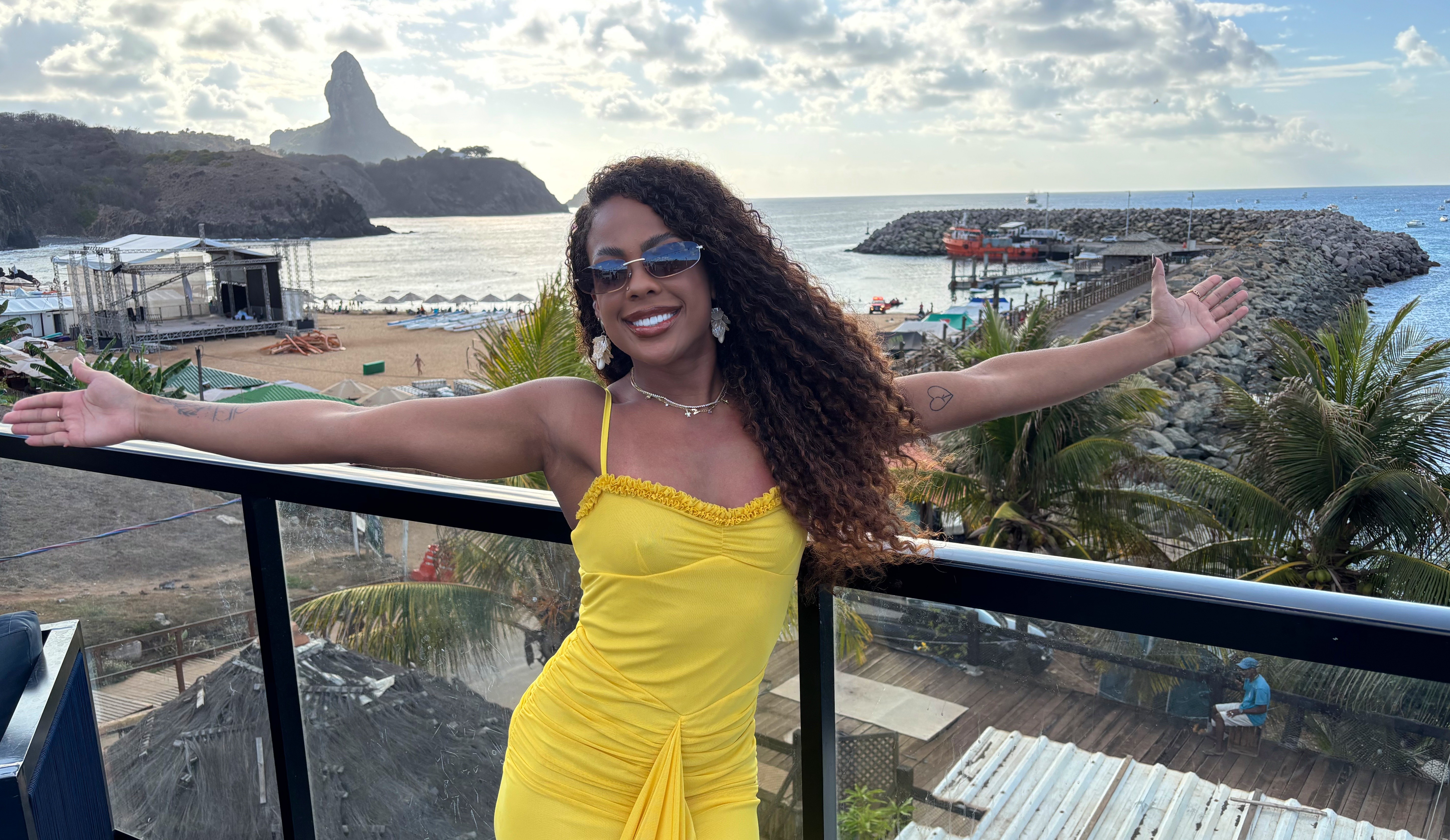 Marvvila apresenta pagode feminino em Fernando de Noronha