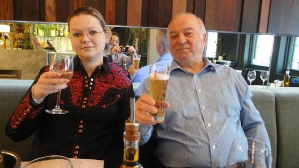 Sergei Skripal e a filha, Yulia, estão internados em estado grave. — Foto: BBC