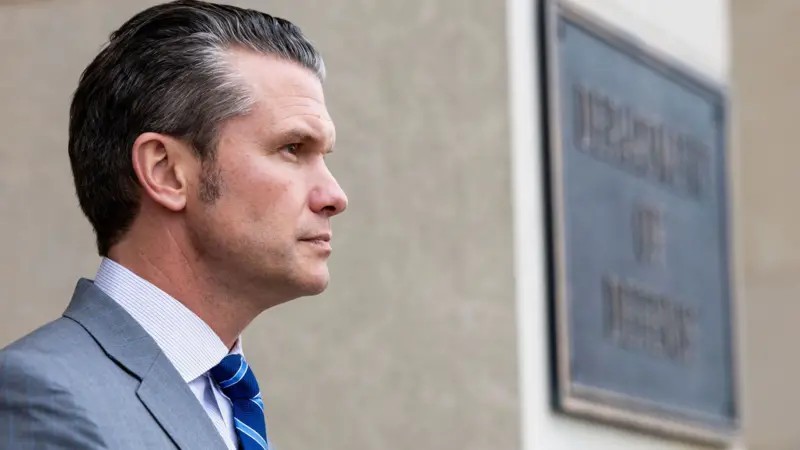 Secretário de Defesa dos EUA publica vídeo com pastor dizendo que mulheres não deveriam votar