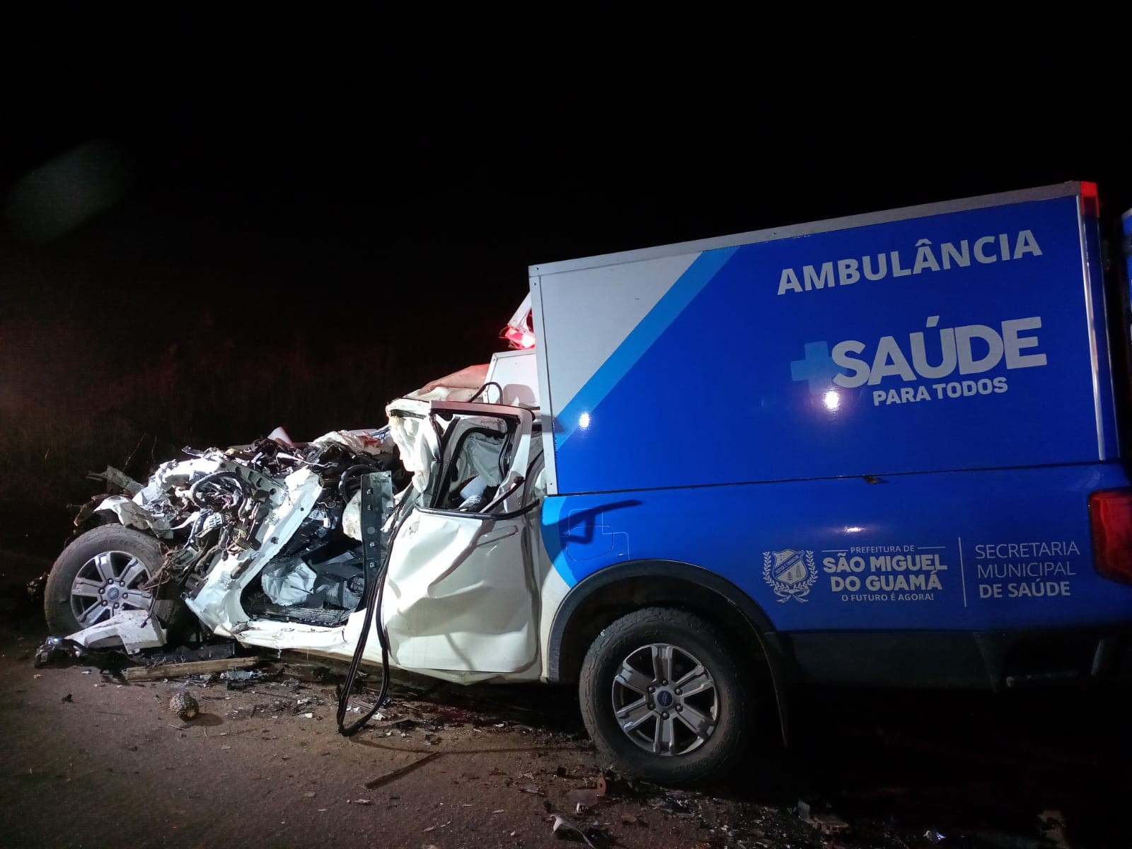 Motorista de ambulância morre e três pessoas ficam feridas em acidente grave no PA