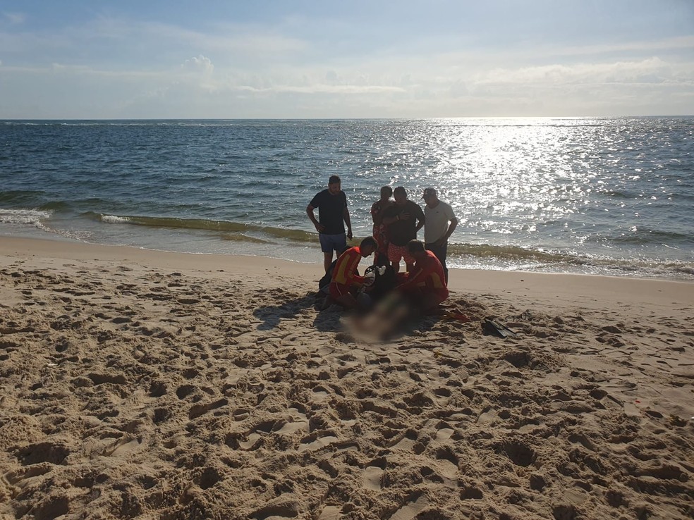 Tursita de Goiás morre afogado na Praia do Saco, Alagoas — Foto: CBM/AL