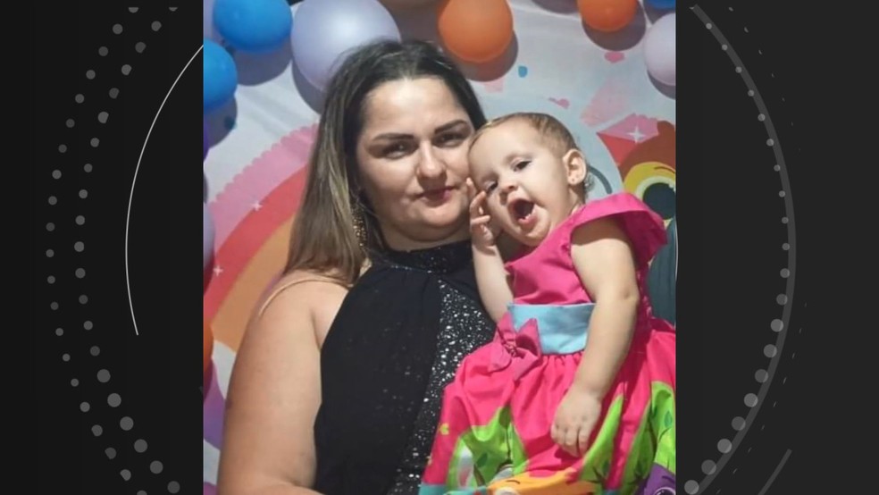 Aline Manzoli Fonseca, de 32 ano e a filha de 1 ano morreram em acidente na BR-101 em Atílio Vivácqua, Espírito Santo — Foto: Reprodução/TV Gazeta