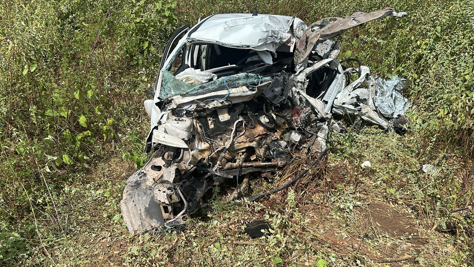 Carro de prefeitura bate de frente com carreta e servidor público morre na BR-405 em Mossoró